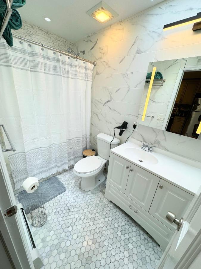The Waltham Private Room & Bathroom John F Kennedy Jfk Lga Airport Manhattan Penn Station Bullet-Train 15 Min New York Exterior photo