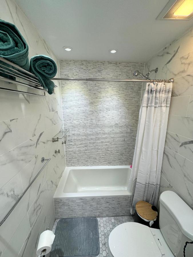 The Waltham Private Room & Bathroom John F Kennedy Jfk Lga Airport Manhattan Penn Station Bullet-Train 15 Min New York Exterior photo
